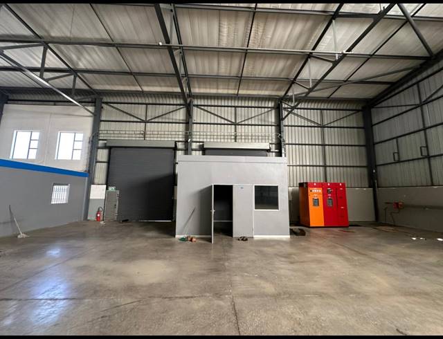 2,294M² WAREHOUSE TO LET IN COSMO BUSINESS PARK